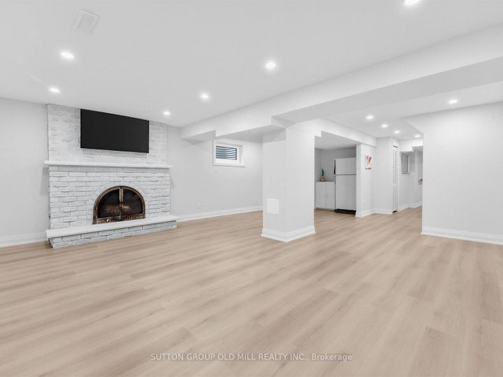 Photo 26 at 1629 Dewberry Crescent, Rathwood, Mississauga