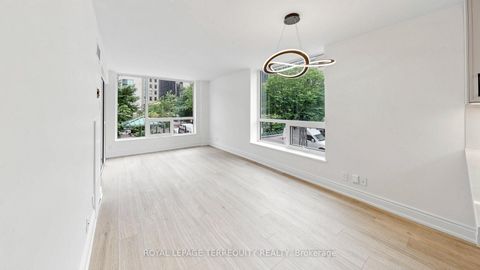Photo 8 at 220 - 92 King Street E, Yonge Corridor, Toronto