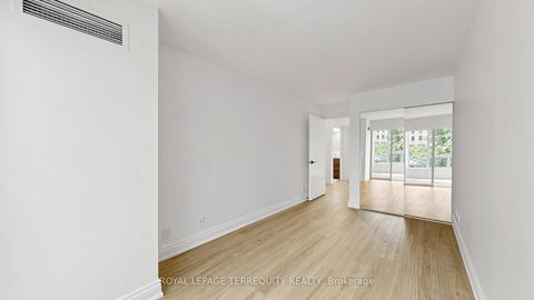 Photo 14 at 220 - 92 King Street E, Yonge Corridor, Toronto