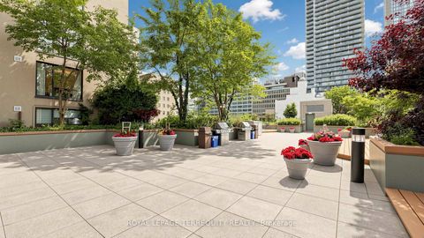 Photo 33 at 220 - 92 King Street E, Yonge Corridor, Toronto