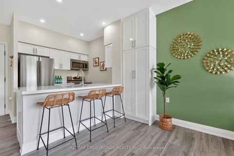 Photo 6 at 183 - 650 Lawrence Avenue W, Lawrence, Toronto
