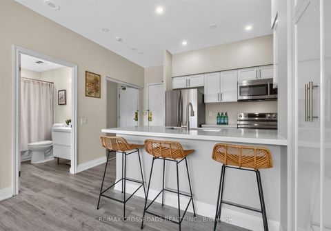 Photo 8 at 183 - 650 Lawrence Avenue W, Lawrence, Toronto