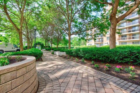 Photo 23 at 183 - 650 Lawrence Avenue W, Lawrence, Toronto