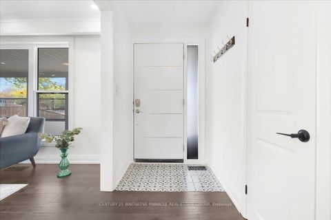 Photo 5 at 1 Judhaven Road, Beaumonde Heights, Toronto