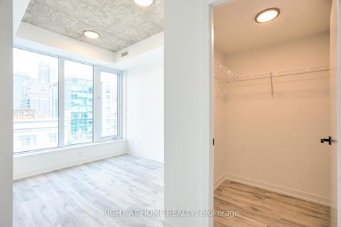 Photo 4 at 704 - 2 Augusta Avenue, Waterfront Communities C1, Toronto
