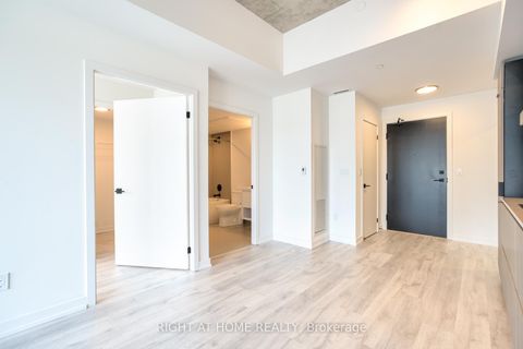 Photo 13 at 704 - 2 Augusta Avenue, Waterfront Communities C1, Toronto