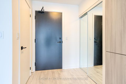 Photo 15 at 704 - 2 Augusta Avenue, Waterfront Communities C1, Toronto