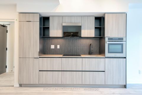 Photo 16 at 704 - 2 Augusta Avenue, Waterfront Communities C1, Toronto
