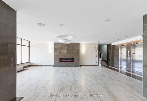 Photo 3 at 202 - 130 Neptune Drive, Lawrence, Toronto