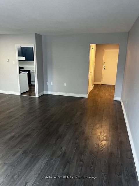 Photo 8 at 202 - 130 Neptune Drive, Lawrence, Toronto