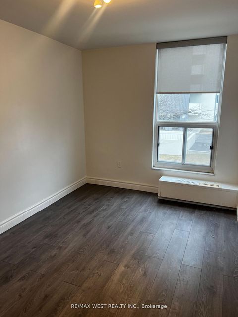 Photo 11 at 202 - 130 Neptune Drive, Lawrence, Toronto
