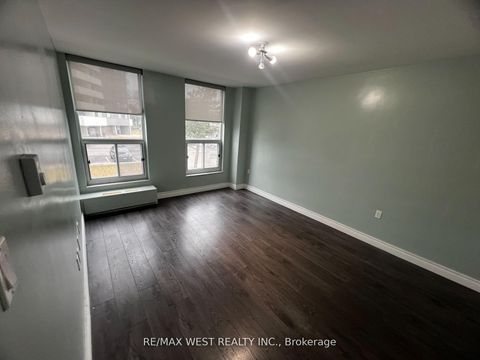 Photo 12 at 202 - 130 Neptune Drive, Lawrence, Toronto