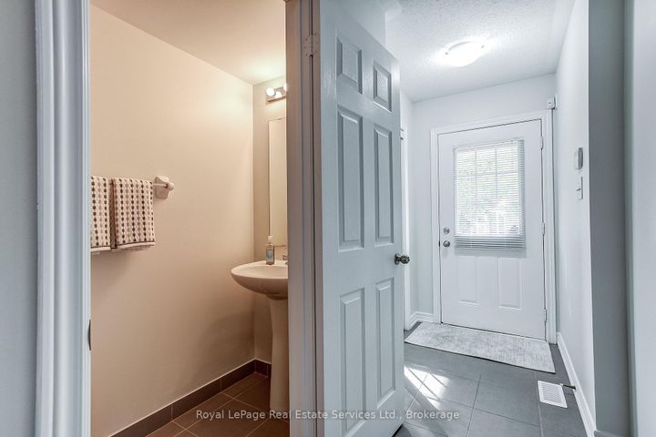 Photo 4 at 22 - 233 Duskywing Way, BR Bronte, Oakville