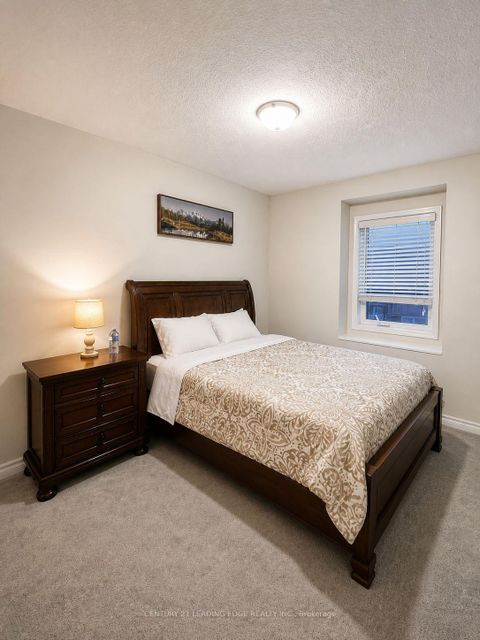 Photo 2 at 5 Fusilier Drive, Birchmount, Toronto