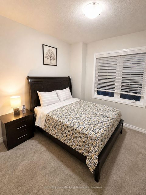 Photo 4 at 5 Fusilier Drive, Birchmount, Toronto