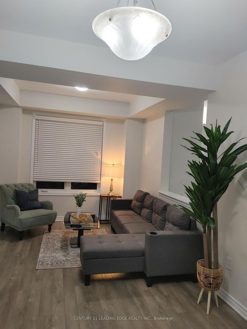 Photo 16 at 5 Fusilier Drive, Birchmount, Toronto
