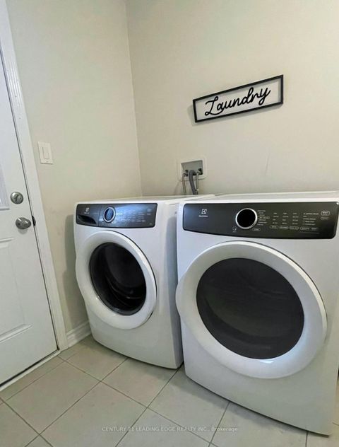 Photo 24 at 5 Fusilier Drive, Birchmount, Toronto