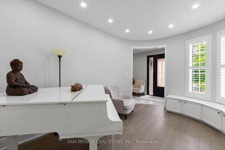 Photo 3 at 7516 Terragar Boulevard, Lisgar, Mississauga