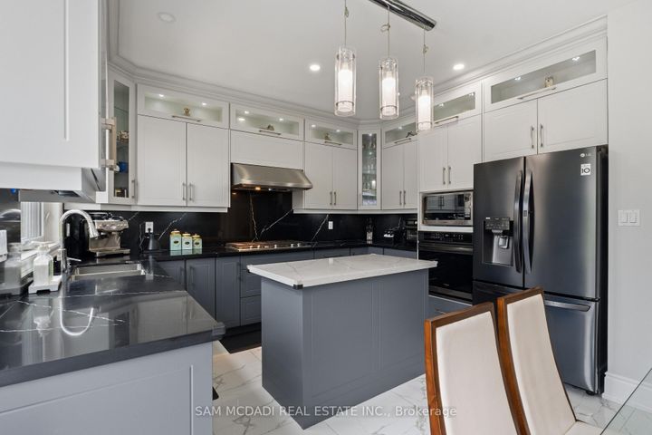 Photo 9 at 7516 Terragar Boulevard, Lisgar, Mississauga