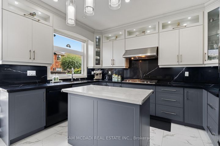 Photo 10 at 7516 Terragar Boulevard, Lisgar, Mississauga