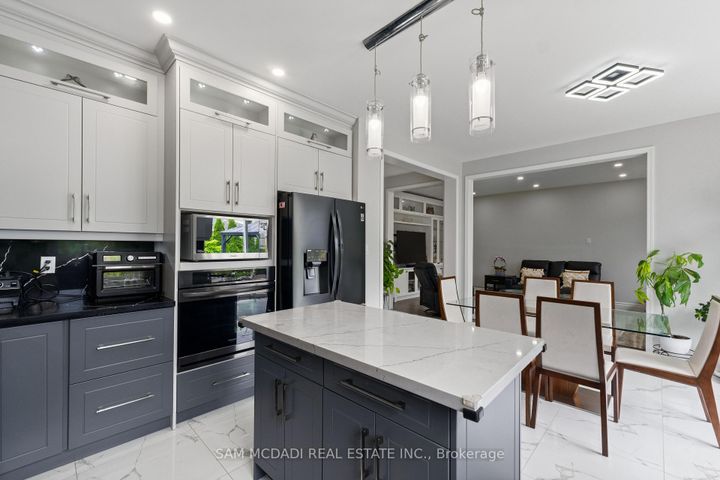 Photo 12 at 7516 Terragar Boulevard, Lisgar, Mississauga