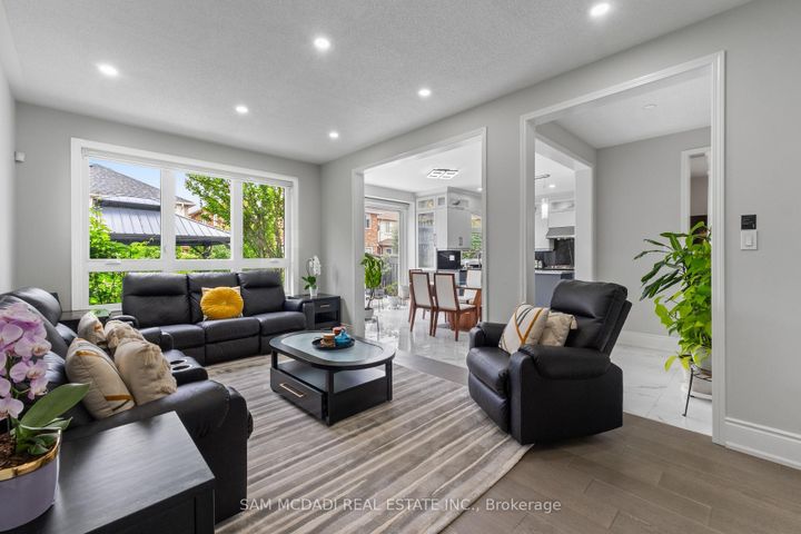 Photo 15 at 7516 Terragar Boulevard, Lisgar, Mississauga