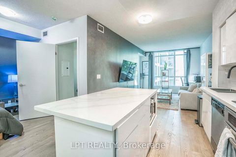 Photo 10 at 217 - 215 Fort York Boulevard, Niagara, Toronto