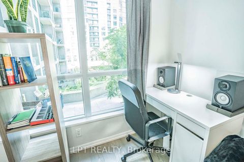 Photo 14 at 217 - 215 Fort York Boulevard, Niagara, Toronto