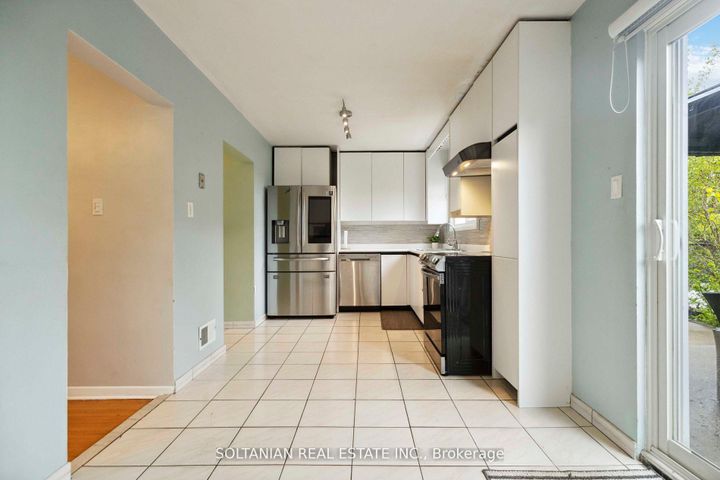 Photo 12 at 102 Elnathan Crescent, Humber Summit, Toronto