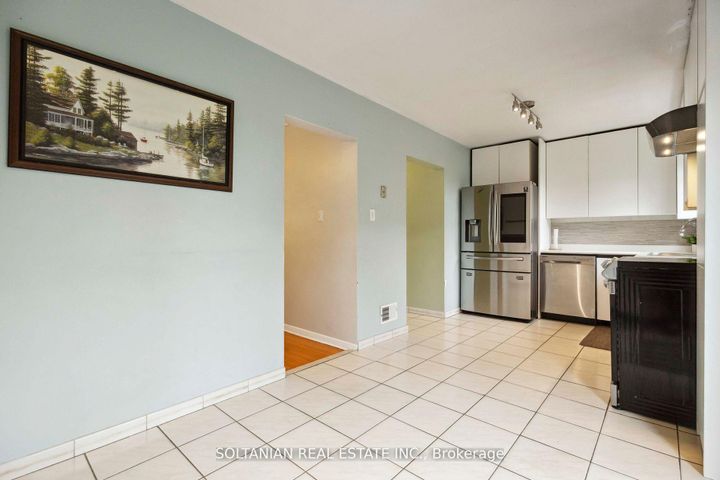 Photo 13 at 102 Elnathan Crescent, Humber Summit, Toronto