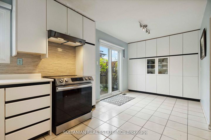 Photo 14 at 102 Elnathan Crescent, Humber Summit, Toronto