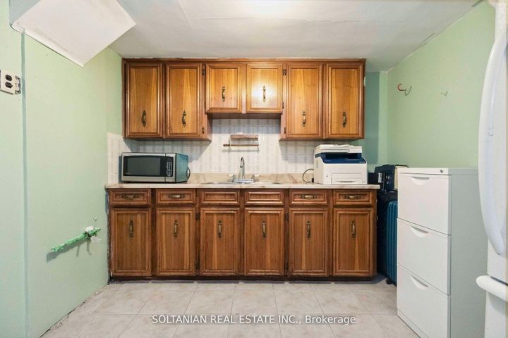 Photo 24 at 102 Elnathan Crescent, Humber Summit, Toronto