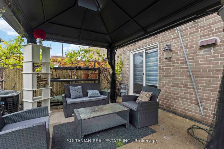 Photo 31 at 102 Elnathan Crescent, Humber Summit, Toronto