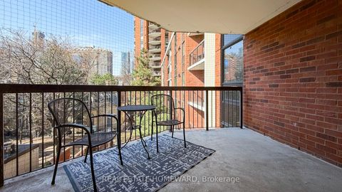 Photo 17 at 409 - 77 Maitland Place, South St. James Town, Toronto