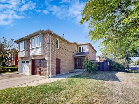 Photo 2 at 558 Willowick Drive, Wyndham, Newmarket