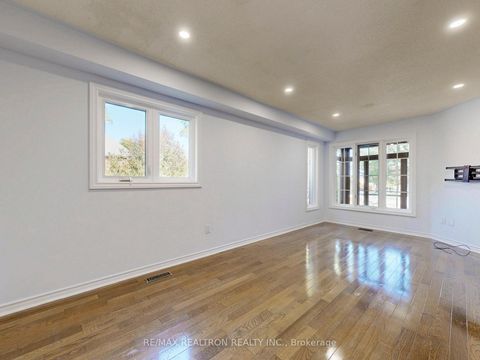 Photo 5 at 558 Willowick Drive, Wyndham, Newmarket