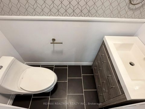 Photo 7 at 558 Willowick Drive, Wyndham, Newmarket