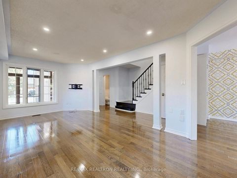 Photo 9 at 558 Willowick Drive, Wyndham, Newmarket