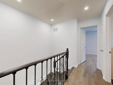 Photo 13 at 558 Willowick Drive, Wyndham, Newmarket