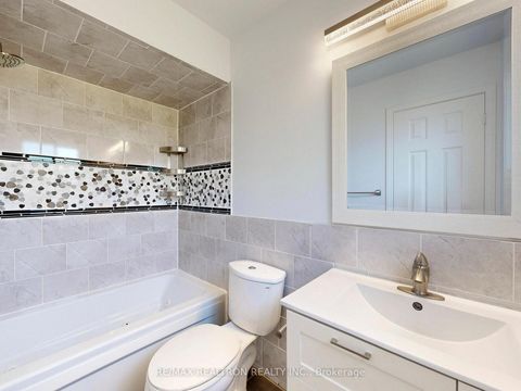 Photo 26 at 558 Willowick Drive, Wyndham, Newmarket