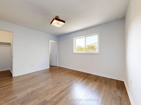 Photo 29 at 558 Willowick Drive, Wyndham, Newmarket