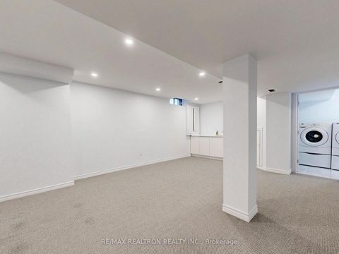 Photo 36 at 558 Willowick Drive, Wyndham, Newmarket