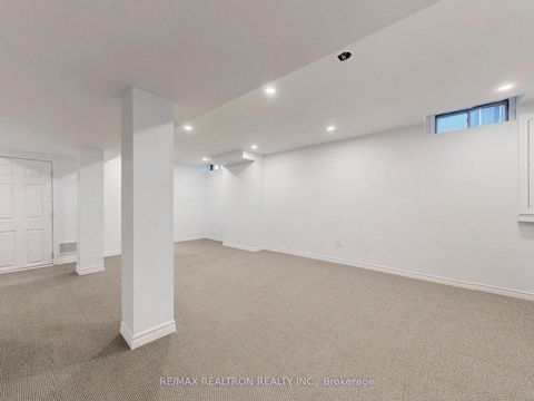 Photo 37 at 558 Willowick Drive, Wyndham, Newmarket