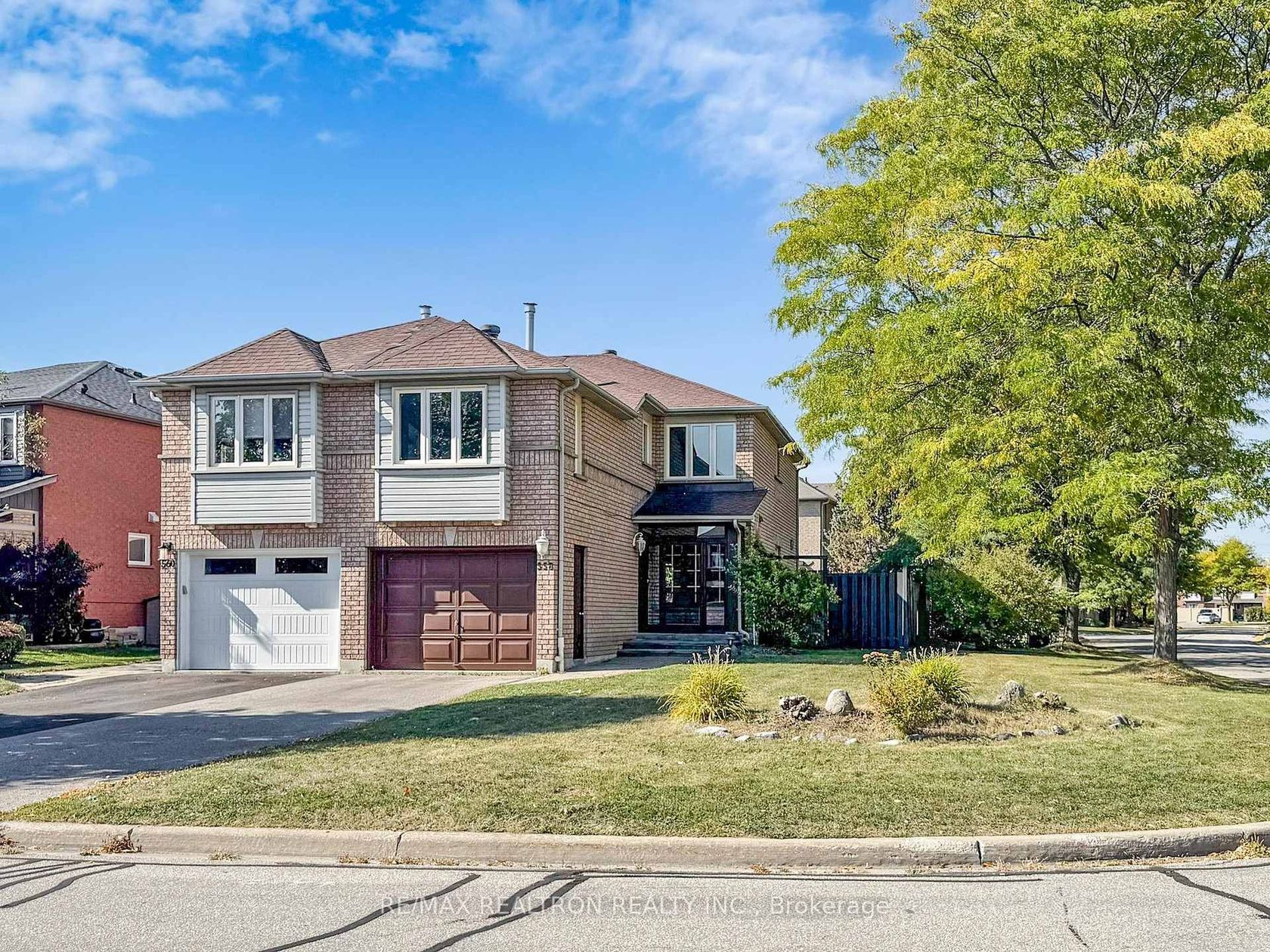 558 Willowick Drive, Wyndham, Newmarket photo number 2