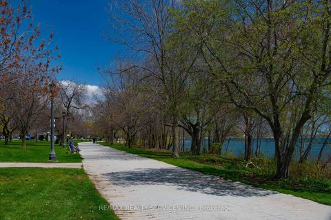 Photo 39 at 1616 - 1926 Lakeshore Boulevard W, South Parkdale, Toronto