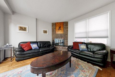 Photo 14 at 103 Heatherton Way, Yorkhill, Vaughan