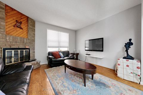 Photo 16 at 103 Heatherton Way, Yorkhill, Vaughan