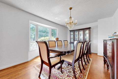 Photo 20 at 103 Heatherton Way, Yorkhill, Vaughan
