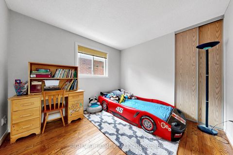 Photo 26 at 103 Heatherton Way, Yorkhill, Vaughan