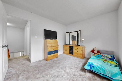 Photo 29 at 103 Heatherton Way, Yorkhill, Vaughan